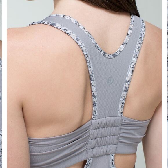 Lululemon Tone It Tank Size 6 - Picture 14 of 15